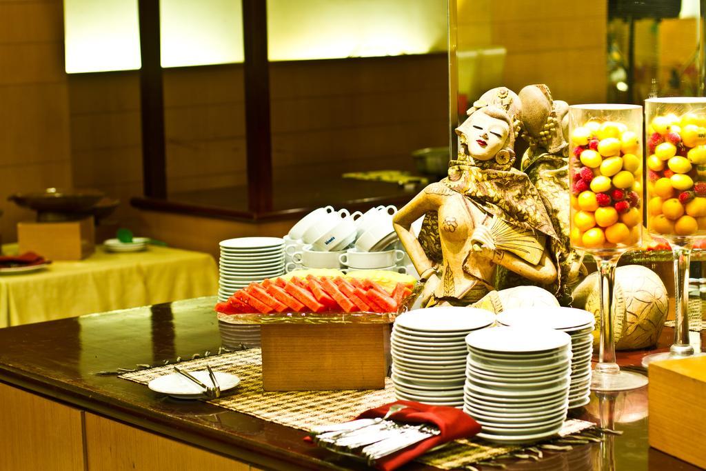 Hotel Bisanta Bidakara Tunjungan Surabaja Zewnętrze zdjęcie