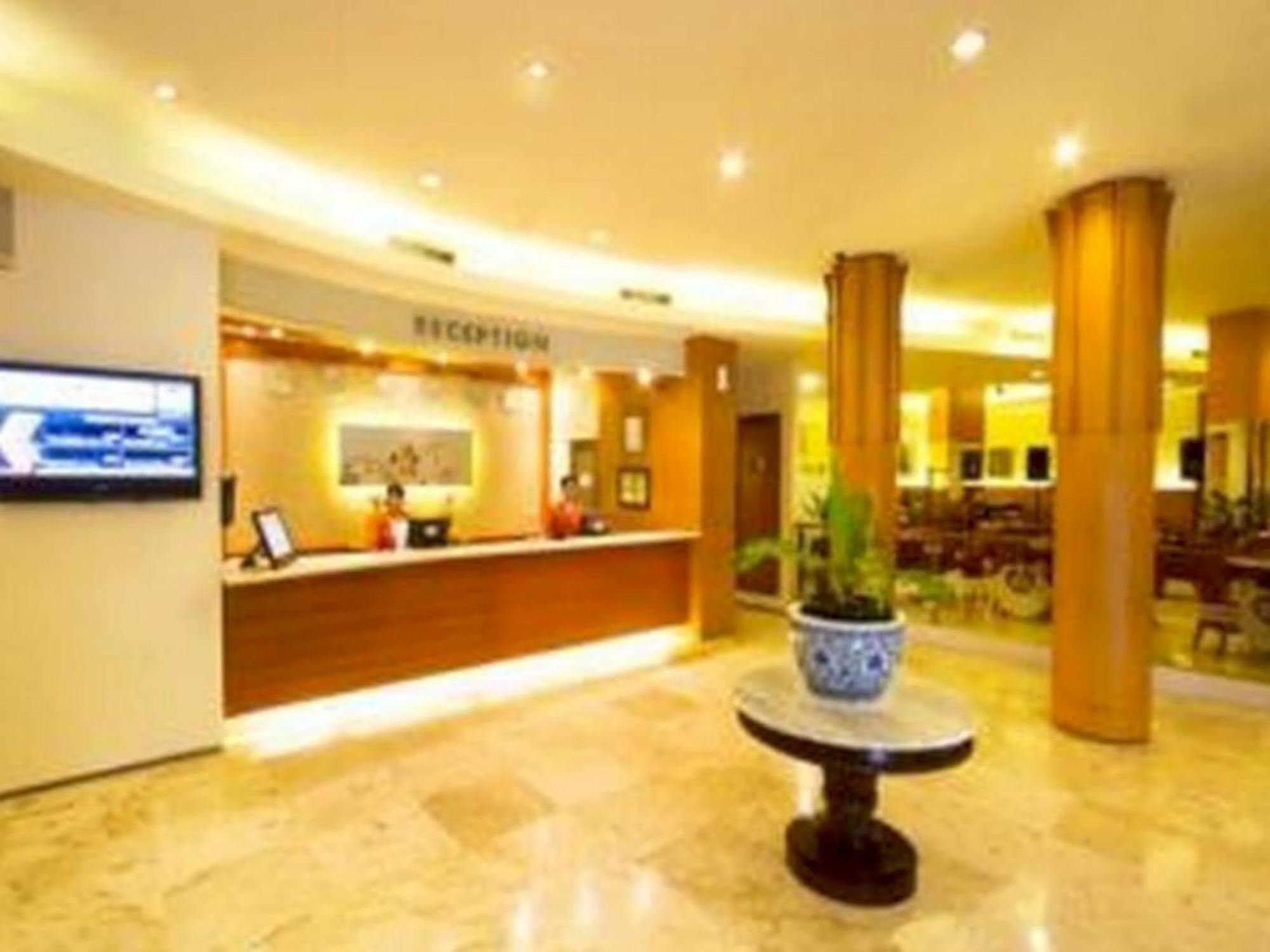 Hotel Bisanta Bidakara Tunjungan Surabaja Zewnętrze zdjęcie